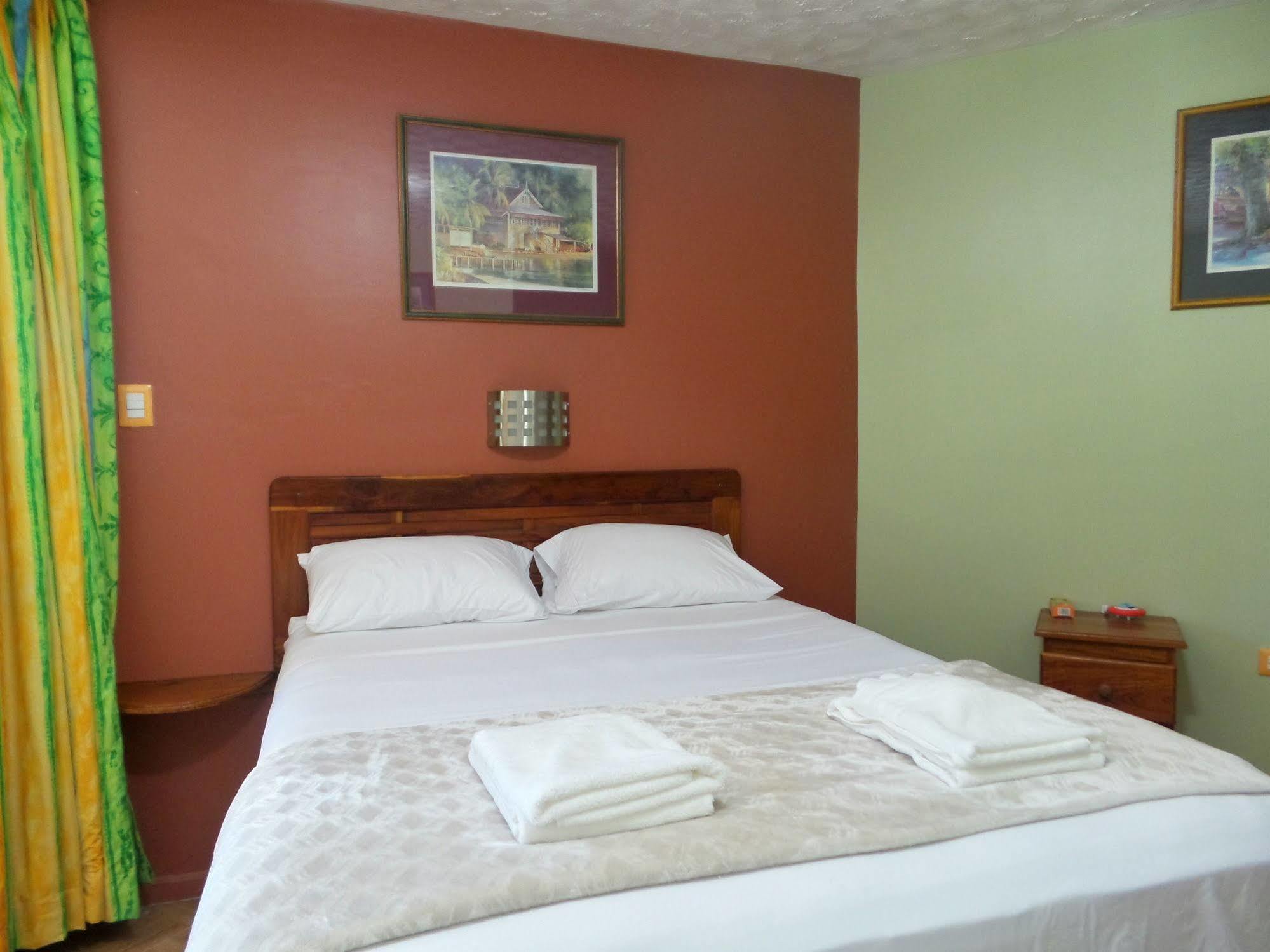 Shepherd Inn Crown Point Extérieur photo